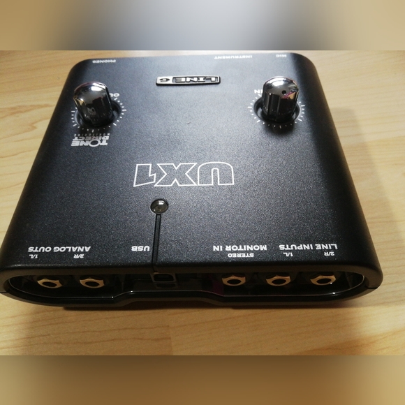Line 6 UX1 Audio Interface/Pod for PC/Mac - Picture 5 of 6